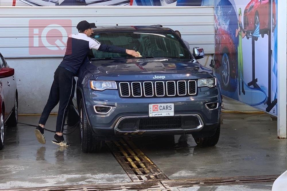 جیپ گراند شیرۆکی